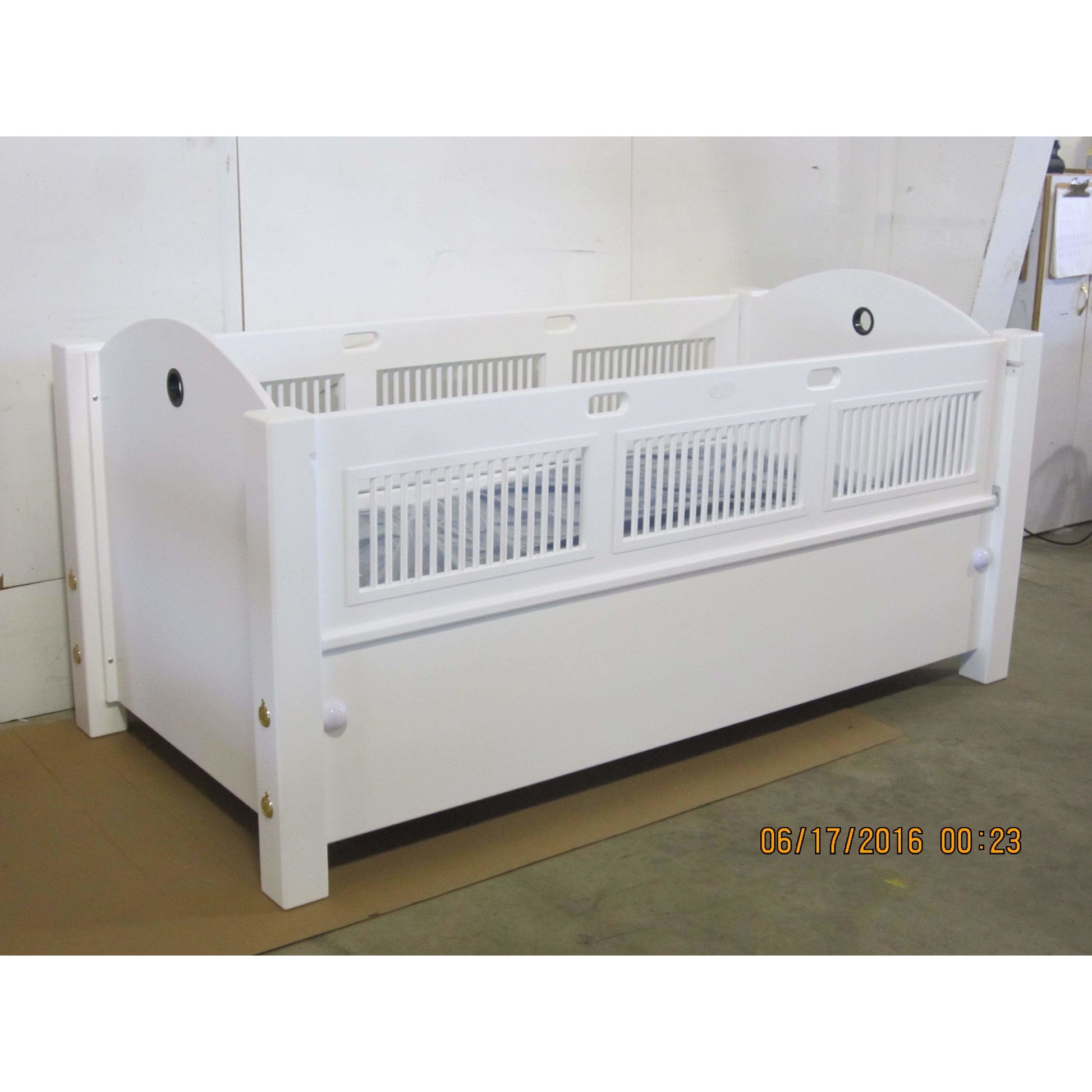Beds by George Made to order Dream Series Fixed Surface Twin Size Bed - Standard BBG-1000